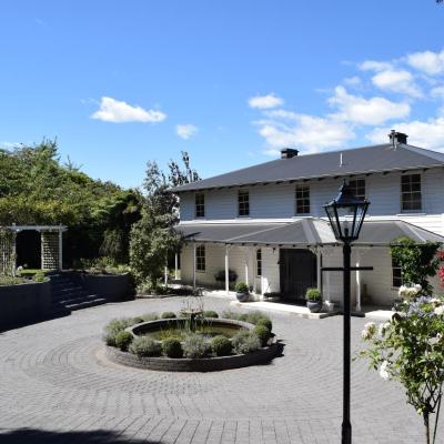 Bellevue Boutique Lodge (39 Mapara Road Acacia Bay 3377 Taupo)