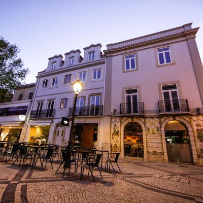 De Pedra e Sal Hostel & Suites (Largo Doutor Francisco Soveral, 10 2900-214 Setúbal)