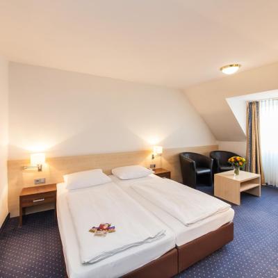 Hotel Mariella (Hauptstraße 369 51143 Cologne)