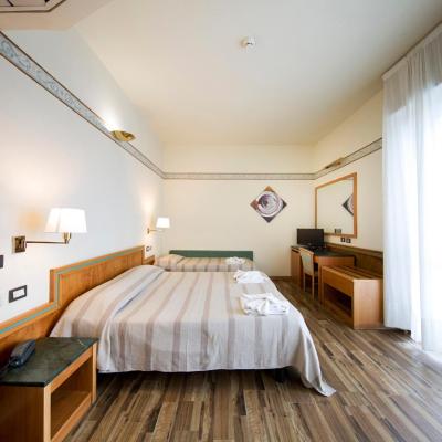 Hotel Marina Bay (Viale Tirrenia 9  47924 Rimini)